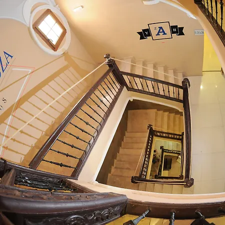 بيت شباب Be *