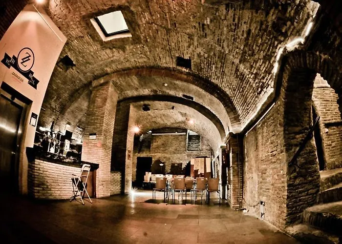 بيت شباب Be *